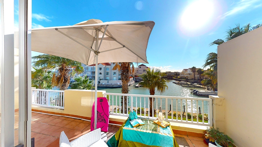 2 Bedroom Property for Sale in Harbour Island Western Cape